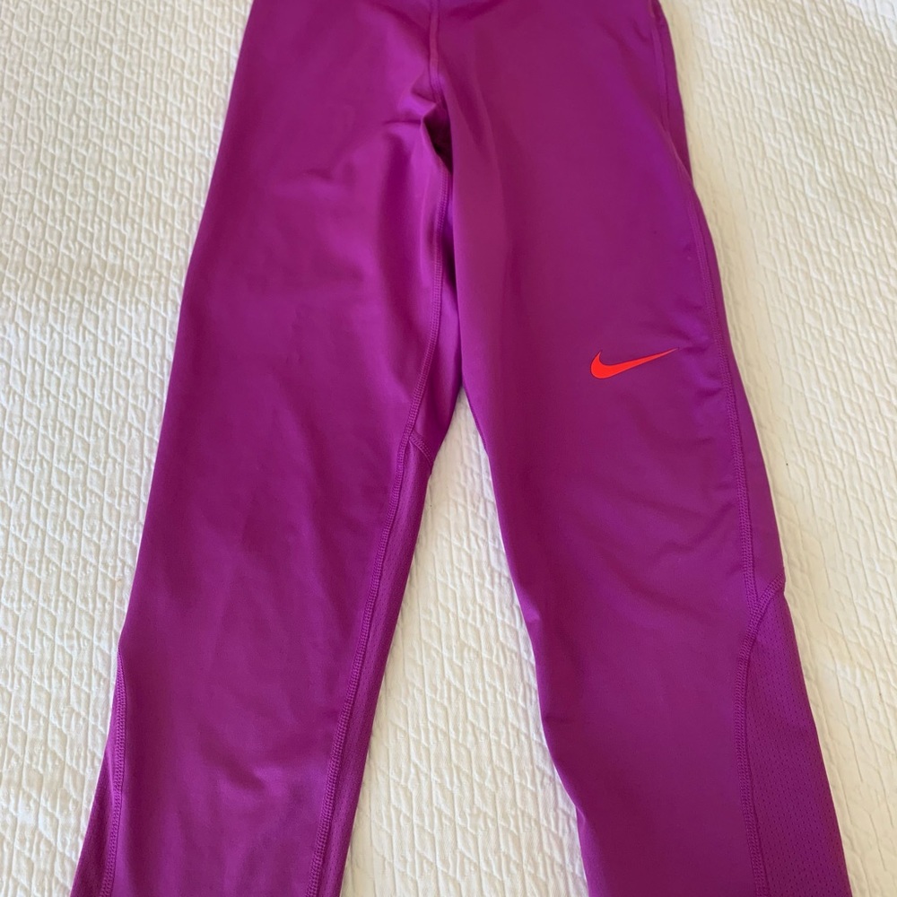 Nike athletic capri leggings